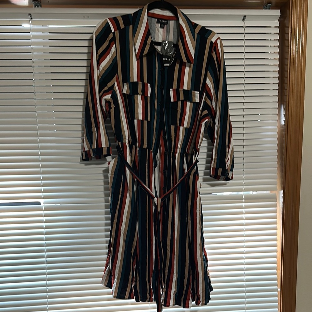 NWT torrid Striped Button-Up Dress with tie. Size 1
